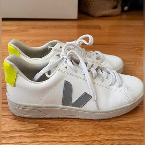 VEJA SNEAKERS. White, gray, and neon green. Size US 7